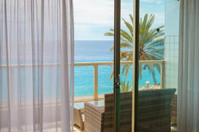 Like in a Boat , 2BR 2BA with big balcony in front of the sea